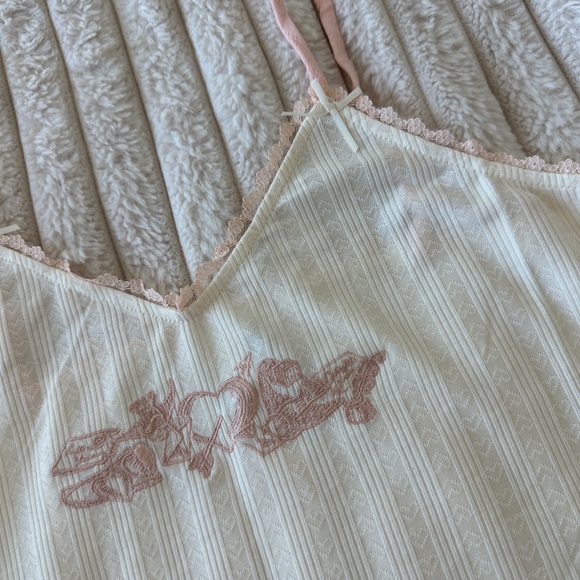 NWT Blackbough Bambi Floral Embroidered Pointelle Cami Tank Top in Lovestruck - Picture 7 of 16